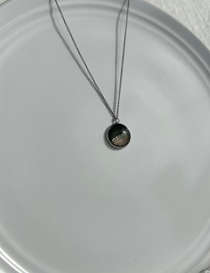 墨绿色 森林微光 圆形手绘项链 不锈钢链条 - 项链 - 不锈钢 绿色