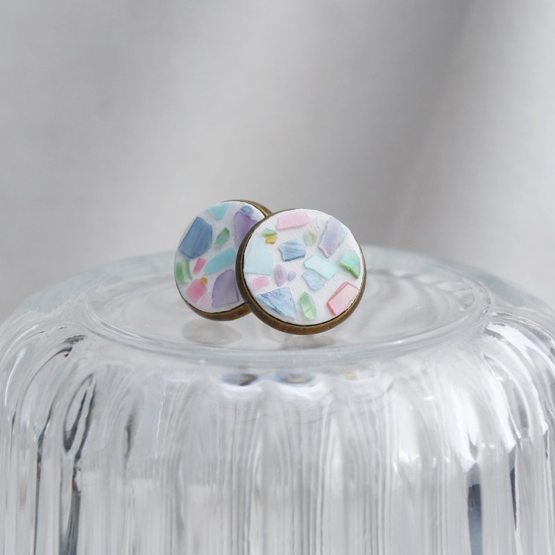 15:20 PM 给你一颗糖果在苦涩时吞掉 -皮革耳环/贝壳碎片/蓝紫色 - 耳环/耳夹 - 真皮 白色