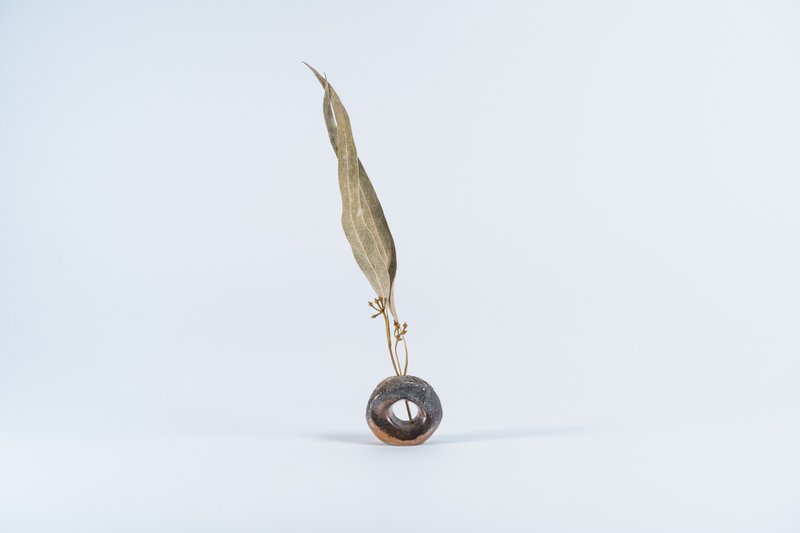 No.47 插花小物| 线香座| 云泥 | 陶瓷 - 香薰/精油/线香 - 陶 咖啡色