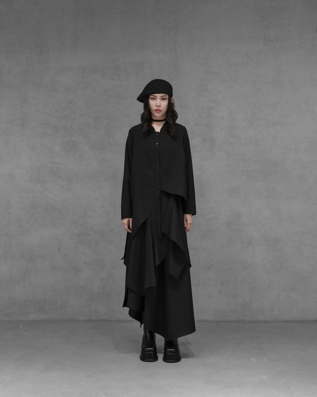 MUKK DESIGN 不对称剪裁造型门襟衬衫 - 女装衬衫 - 聚酯纤维 黑色