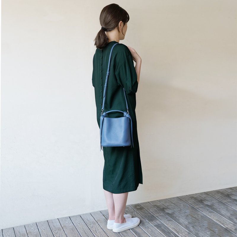 DTB Knot Bucket Shoulder Bag 小水桶单肩包/真皮包/斜背包/手提 - 侧背包/斜挎包 - 真皮 蓝色