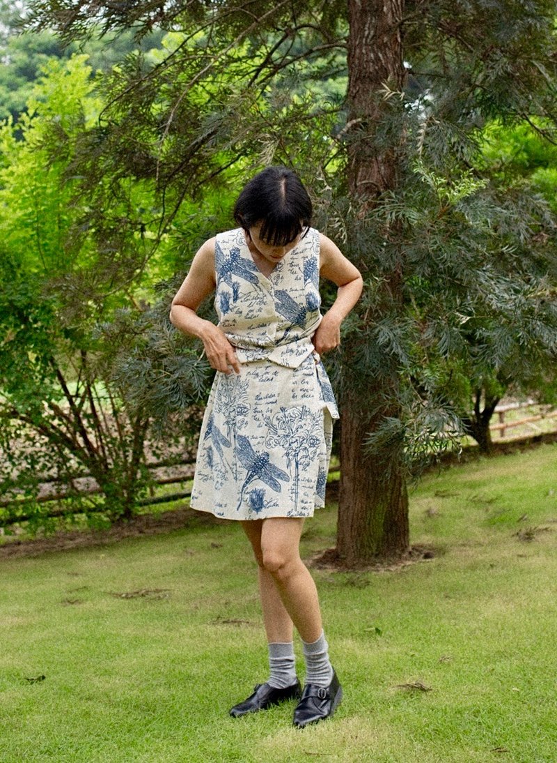 Mulmul 蜻蜓图案裹身迷你裙 - 裙子 - 棉．麻 蓝色