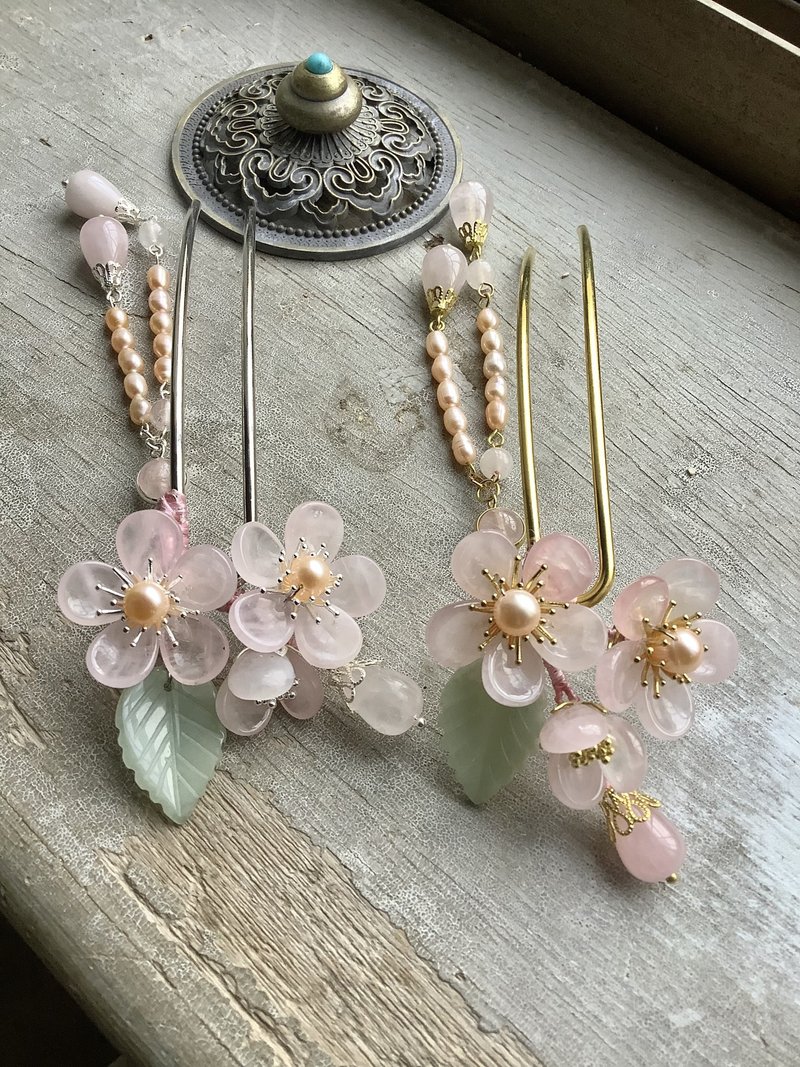 喵手作~天然粉水晶梅花发钗 - 发饰 - 其他材质 粉红色