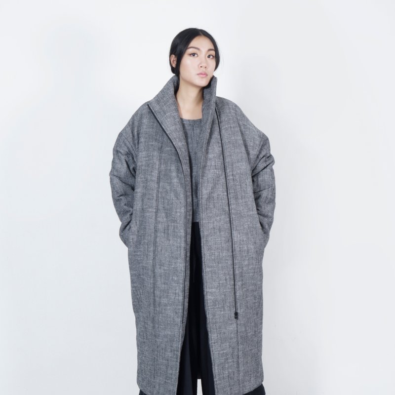 黑白切 AW 黑麻宽版铺棉长大衣 - 女装休闲/机能外套 - 棉．麻 灰色