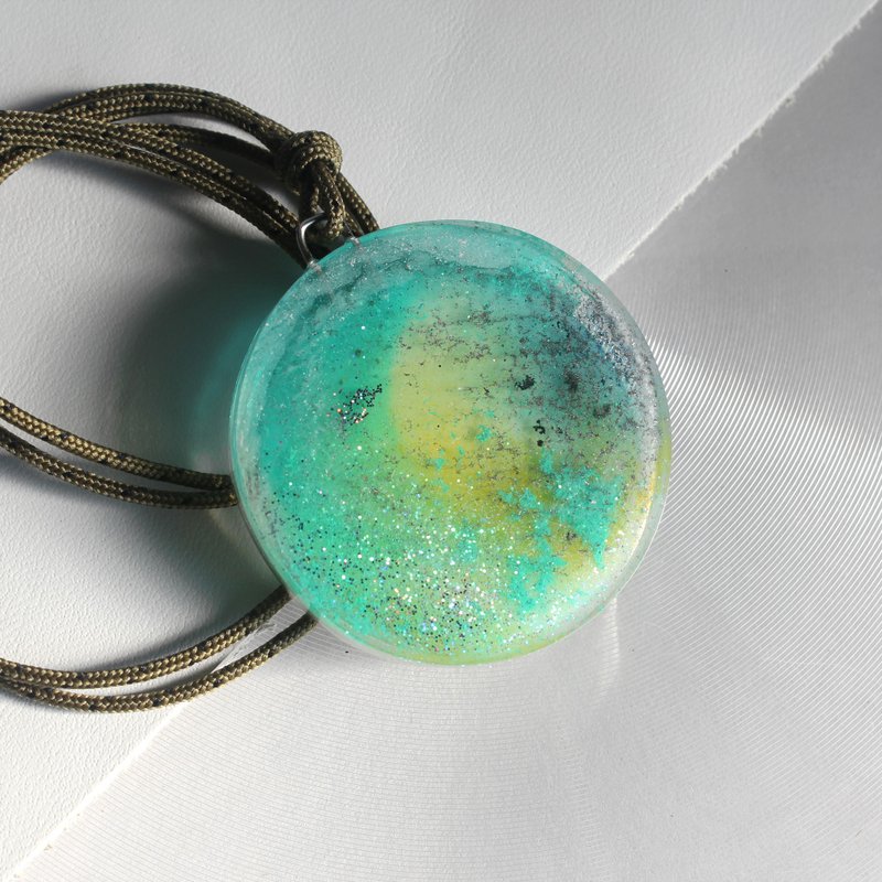 天使呕吐 / 小圆镜 树脂项链 / 渲染 薄荷绿 梦幻 - 项链 - 树脂 绿色