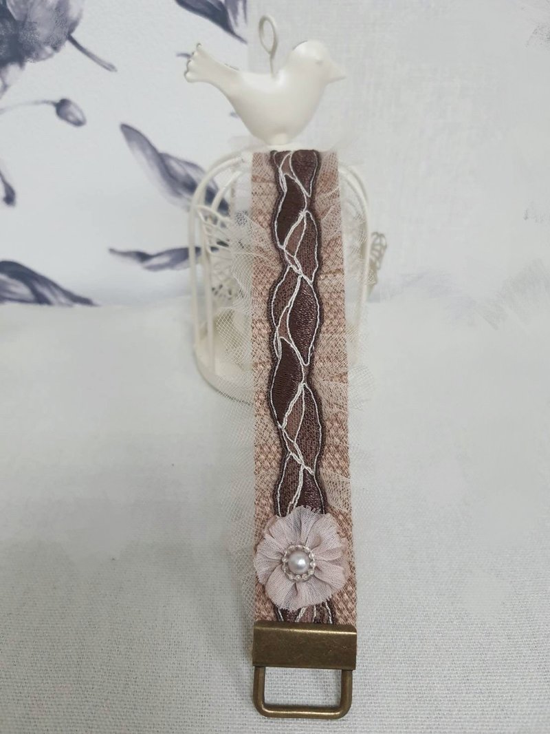 LACE控必备手机/钥匙/相机手挽带/赠手机挂片跟万用扣环 - 挂绳/吊绳 - 棉．麻 卡其色