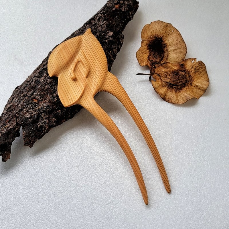 发钗 绕指柔的诗 幽梦影 手工细雕 台湾红桧双针发钗 - 发带/发箍 - 木头 黄色