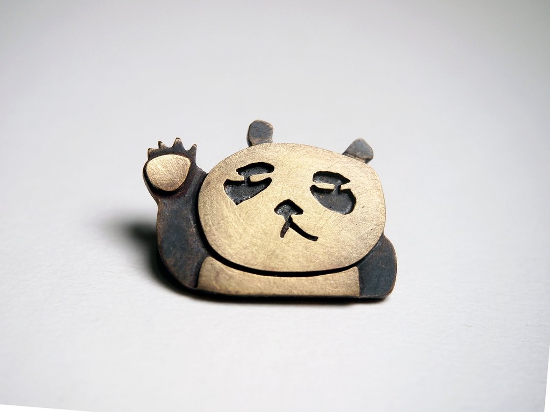 【Animals 系列】 #c25 大熊猫胸针-金工手作银饰 - 胸针 - 铜/黄铜 金色