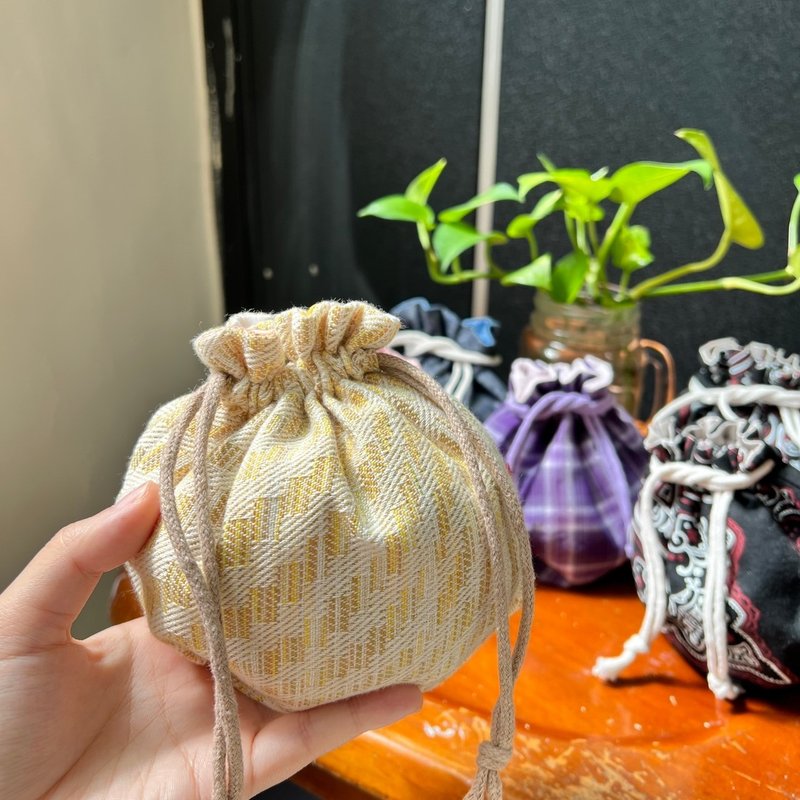 From2j4手工布包_好运来小福袋 - 化妆包/杂物包 - 棉．麻 紫色