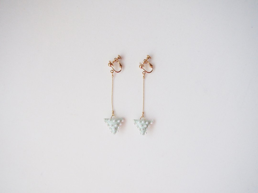 TRIANGLE pierced earring / opal green - 耳环/耳夹 - 棉 绿色
