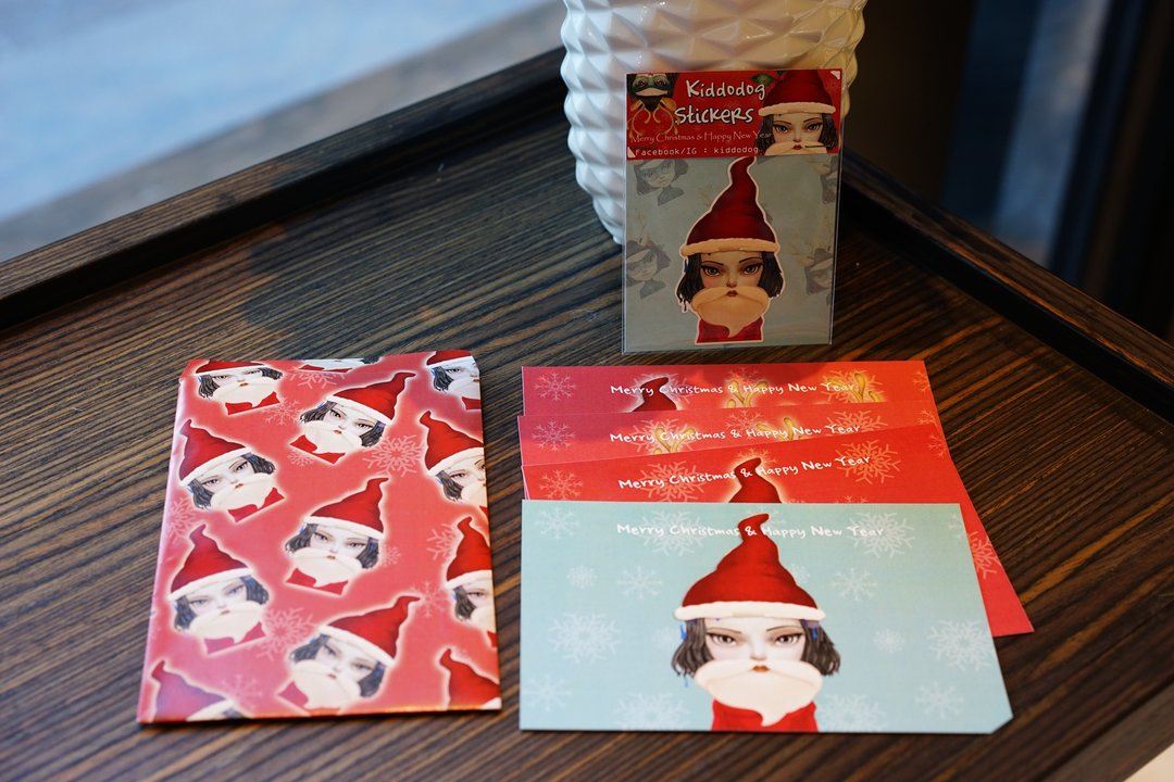 Christmas gift, Xmas Santa Set of 4 Postcards + 1 Sticker + Free 1 Envolope, 聖誕禮 - 卡片/明信片 - 纸 白色