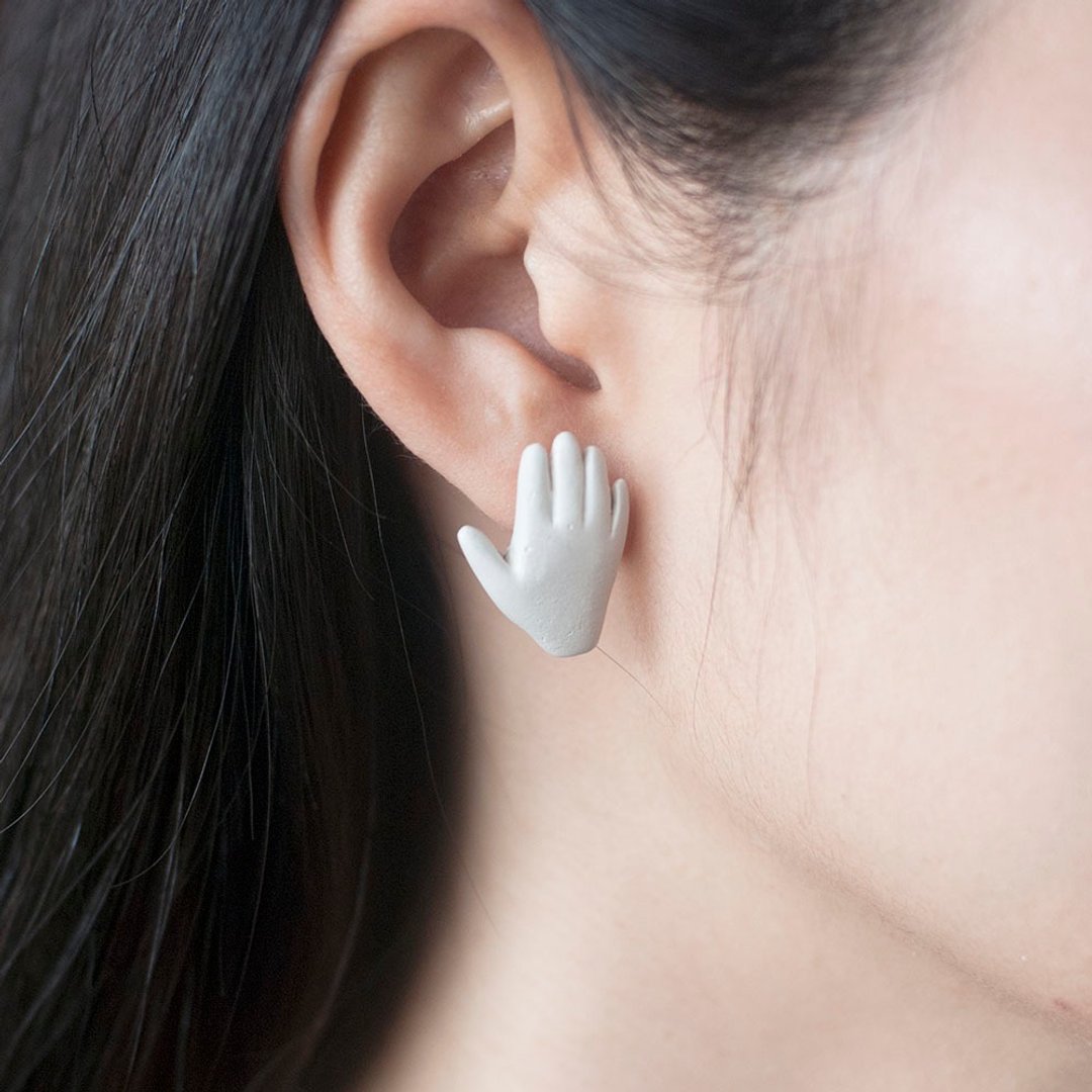 白色手手耳环 - 耳环/耳夹 - 粘土 白色