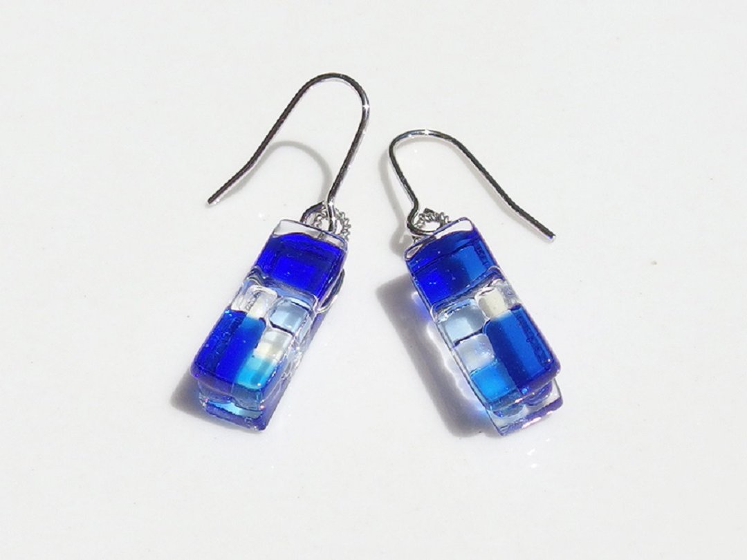 Aurora Glass (Aurora [Cobalt]) Earrings / Clip-On [Choice of metal fittings] [Made to order] - 耳环/耳夹 - 玻璃 蓝色