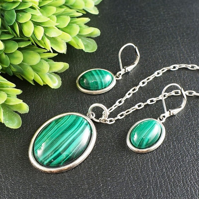 孔雀石项链与耳环 绿色宝石 独特宝石 极简饰品组 - 项链 - 半宝石 绿色