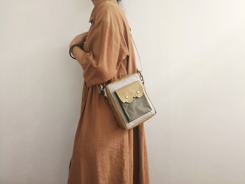 水洗牛皮纸 三色吐司 斜背小方包 - 侧背包/斜挎包 - 纸 咖啡色