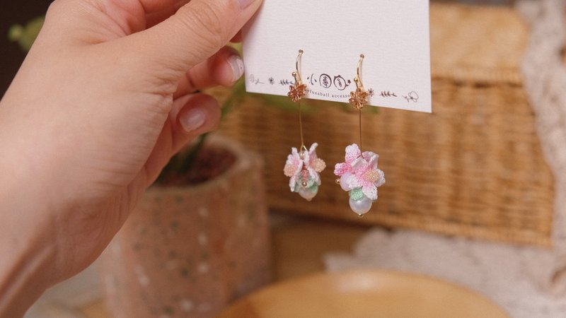吊款樱花 配淡水珍珠 - 耳环/耳夹 - 棉．麻 