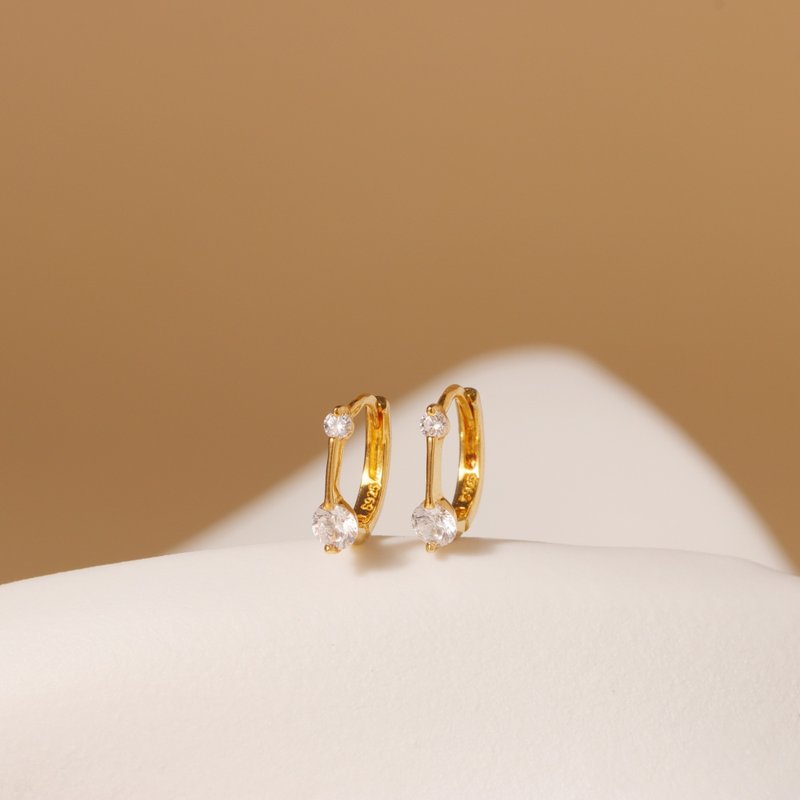 s925銀自製原創養耳洞鋯石耳釘耳環 精緻小巧耳環 防敏感 - 耳环/耳夹 - 银 金色