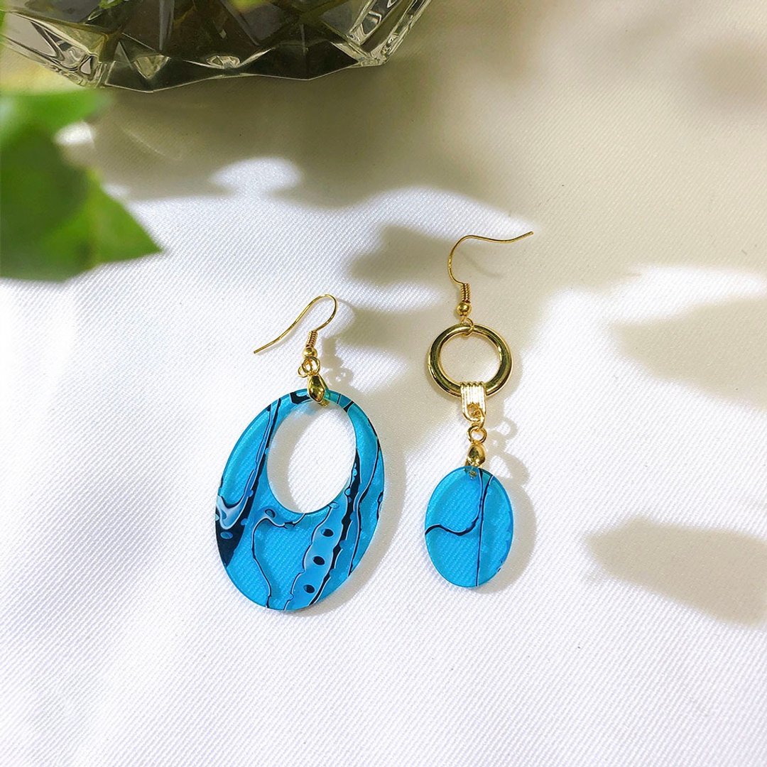 静谧的午后-蓝天 压克力耳环 - 耳环/耳夹 - 压克力 蓝色