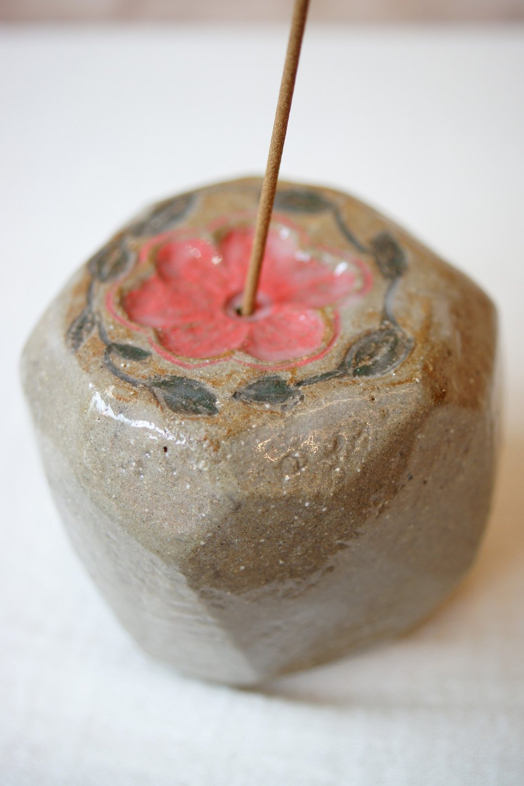 手捏陶 花器  H7cm 香插 笔筒 线香座  烛台 纸镇 - 摆饰 - 陶 白色