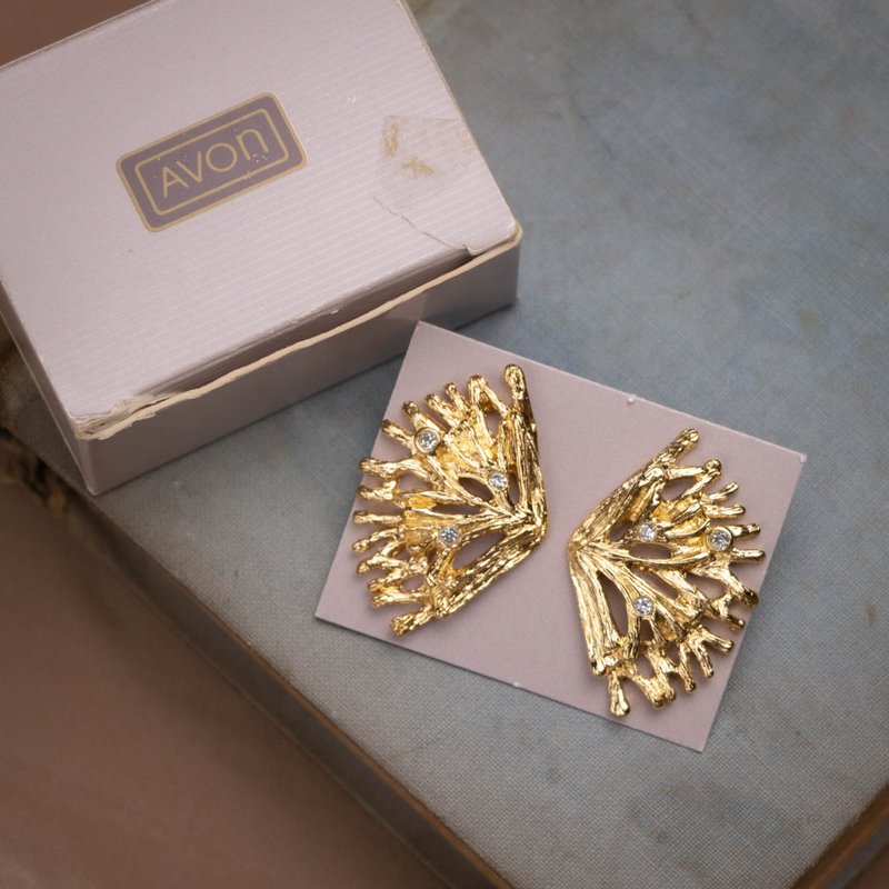 美国 Avon 品牌古董 1989 Rhinestone Fan 层次珊瑚造型金钻耳针 - 耳环/耳夹 - 其他金属 金色