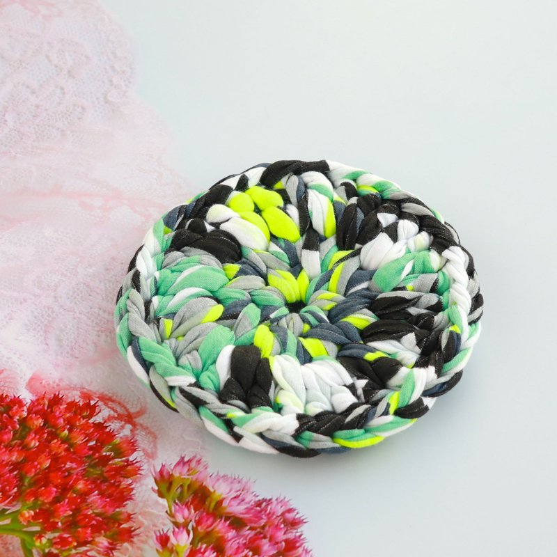 圆形 布条手工钩织杯垫 / 隔热杯垫 不规则图案 绿、黑  礼物订制 - 杯垫 - 棉．麻 蓝色