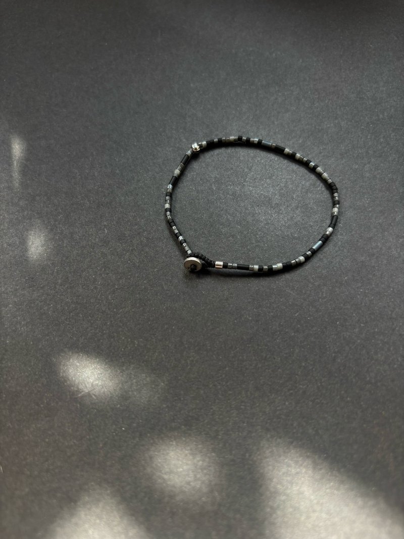 日系低调时尚unique黑灰色系 vintage做旧工艺925银扣极细手链 - 手链/手环 - 玻璃 