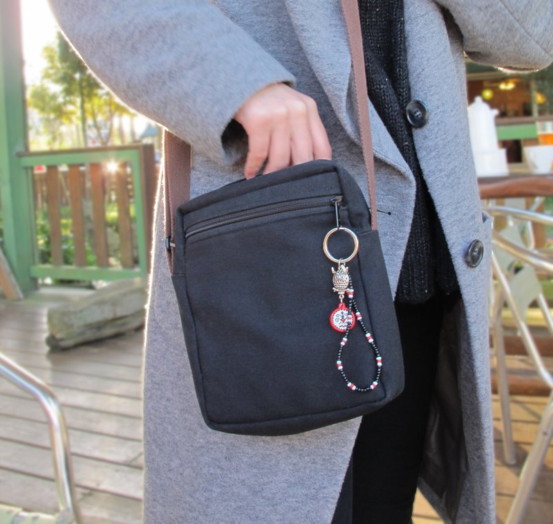 【男孩女孩皆适用】侧背包 / 斜背包 小包包 YKK拉链 - 侧背包/斜挎包 - 棉．麻 黑色