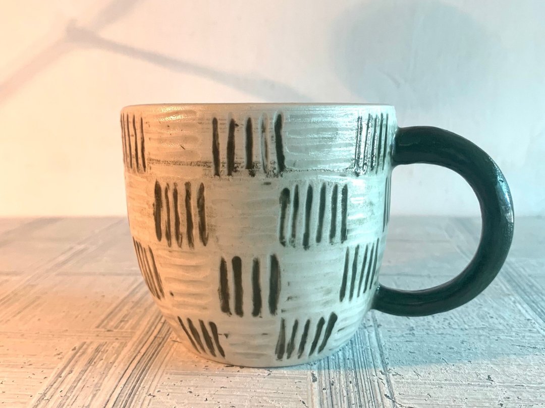 绿白条格纹陶制咖啡杯_陶器马克杯 - 咖啡杯/马克杯 - 陶 白色