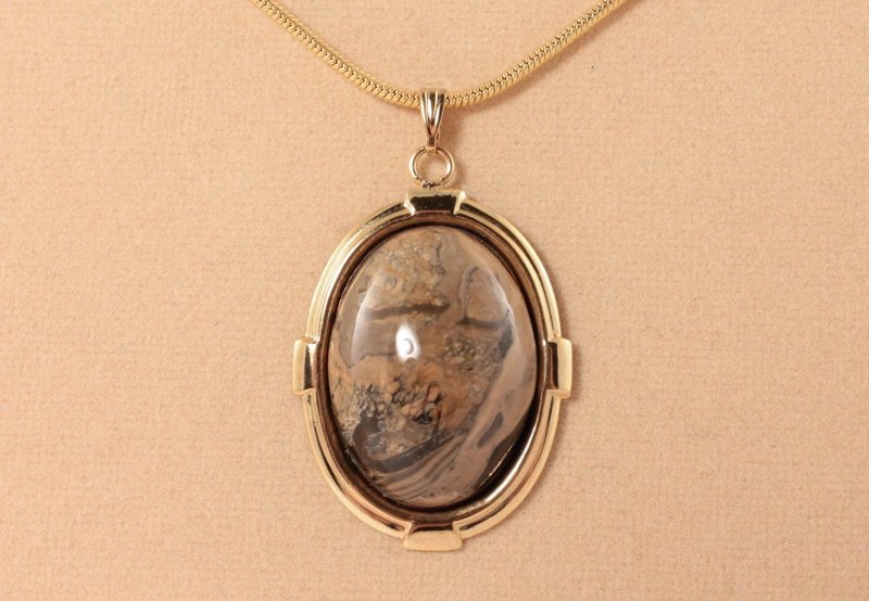 Sengilite Simbircite 项链 驼色系石材 椭圆坠饰 项链 饰品 - 项链 - 半宝石 咖啡色