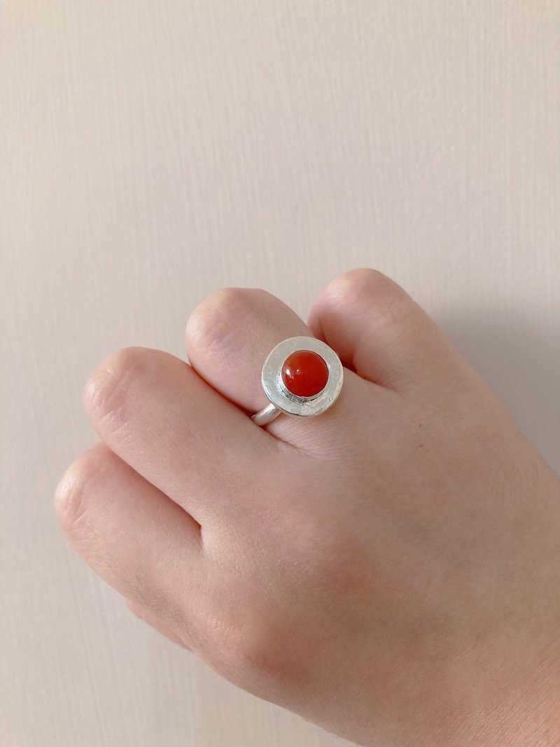 ||圆形戒台镶崁红玛瑙天然石||纯银戒指 - 戒指 - 银 银色