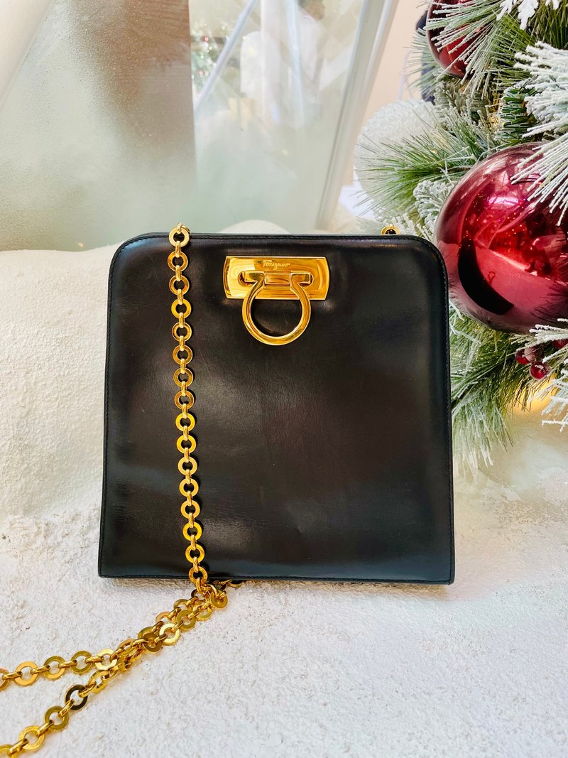 Salvatore Ferragamo黑金马蹄扣盒子包 - 侧背包/斜挎包 - 真皮 黑色