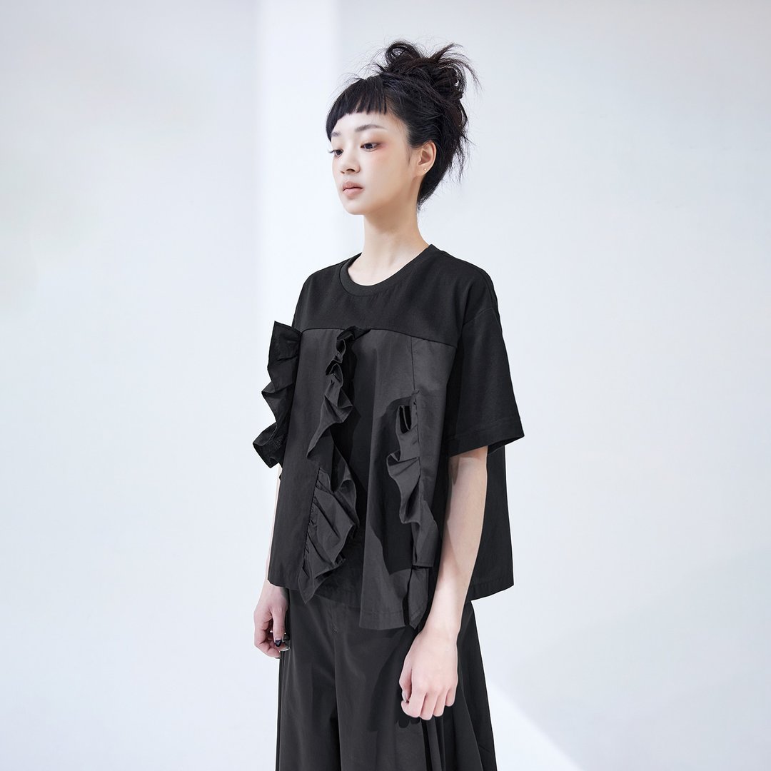 荷叶拼接短袖T恤 - 女装 T 恤 - 棉．麻 黑色