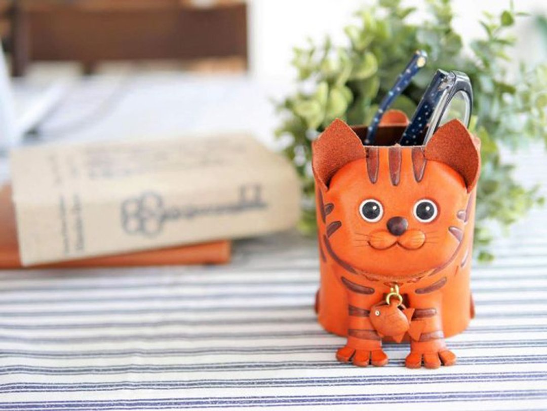 Tabby Cat handmade genuine leather eyeglasses holder interior VANCA - 收纳用品 - 真皮 咖啡色