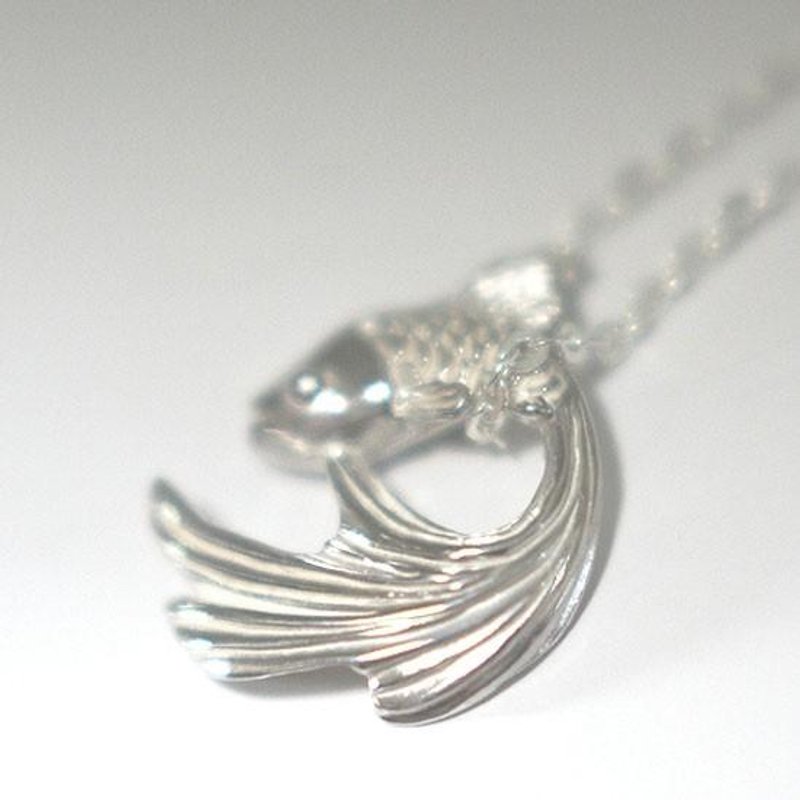 Goldfish pendant - 项链 - 其他金属 