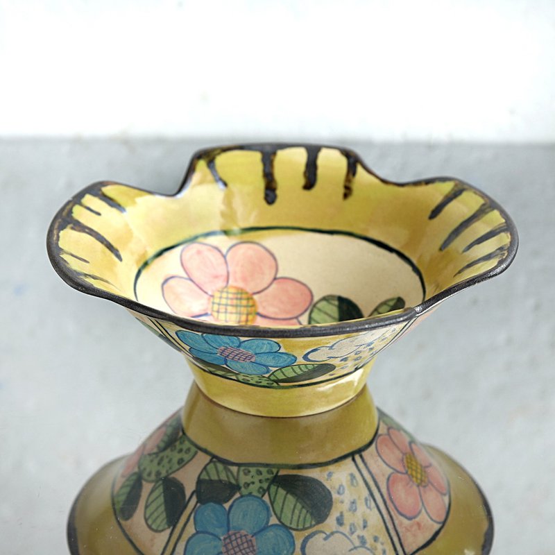 Flower painting deformation bowl - 碗 - 陶 黄色