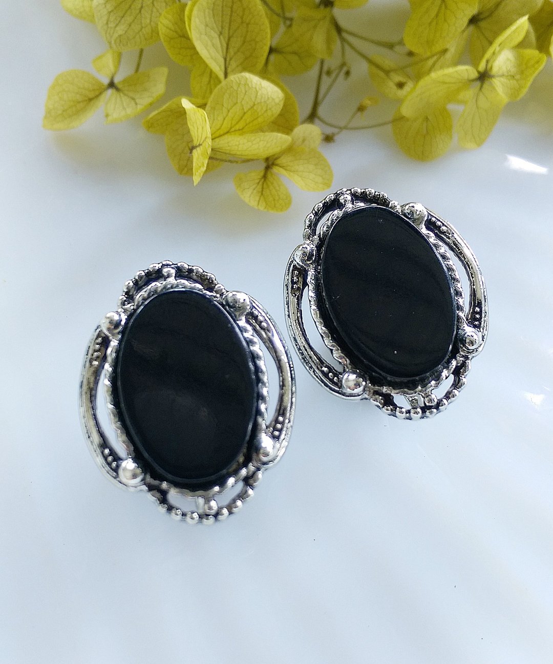 Vintage Jewelry 西洋古董饰品 银色 典雅边框 栓式耳环 - 耳环/耳夹 - 其他金属 金色