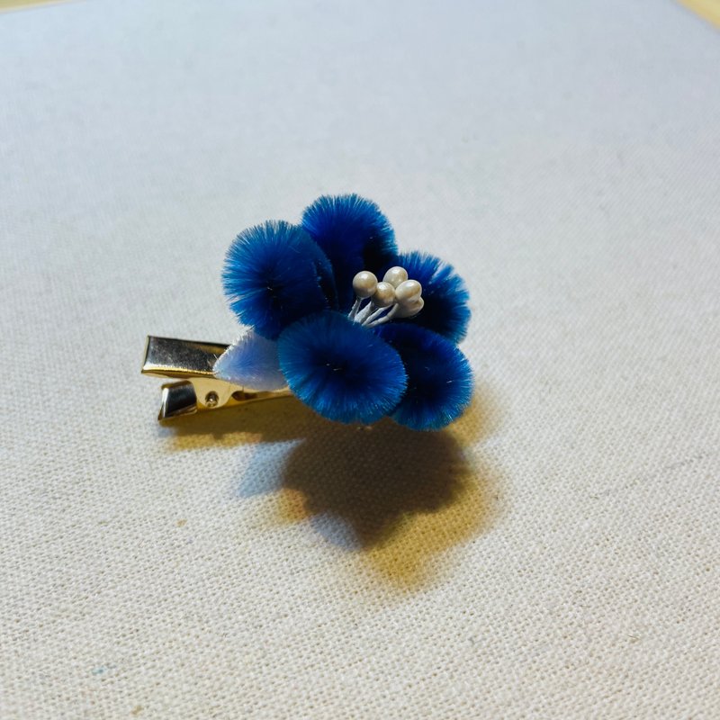 蓝梅金夹　永续绒花工艺 - 发饰 - 其他人造纤维 蓝色
