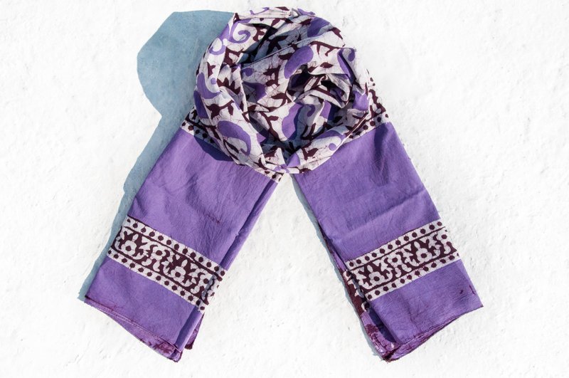 植物染丝巾/蜡染扎染丝巾/草木染围巾/手工绑染纯绵丝巾-紫罗兰 - 丝巾 - 棉．麻 紫色