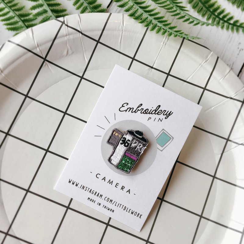 刺绣烫贴/胸章 | 相机系列 - 相机底片 | Littdlework - 胸针 - 绣线 多色