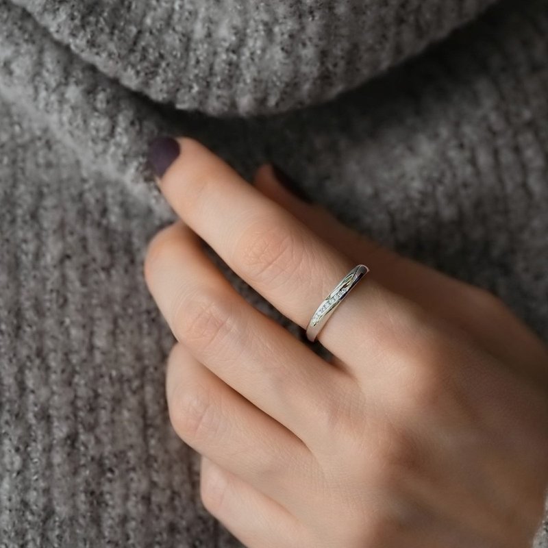 天然钻石 18K 白金对戒 轻弧线形 | 女戒-CR01 | 定制手工 - 对戒 - 钻石 银色