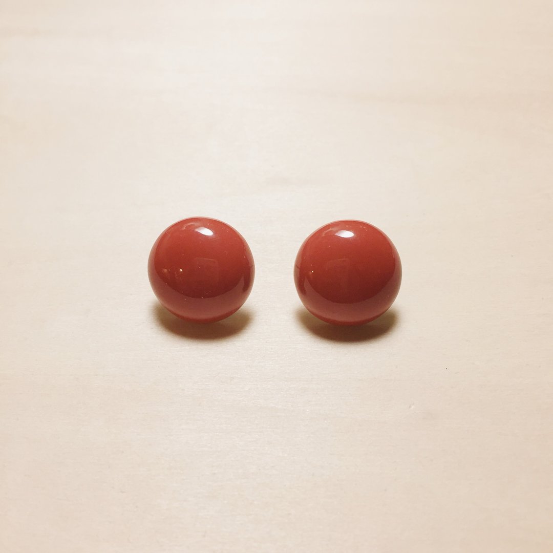 复古昭和红丸子18mm耳环 - 耳环/耳夹 - 树脂 红色