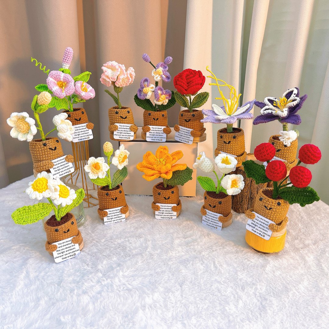 手作钩织十二月份生日花盆 - 干燥花/捧花 - 棉 紫色