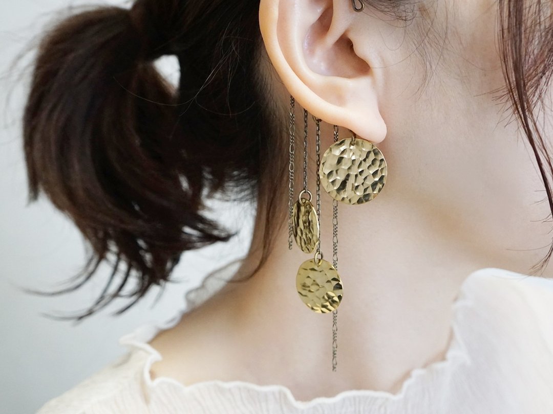 Ear hook　surface　brass accessory - 耳环/耳夹 - 铜/黄铜 金色
