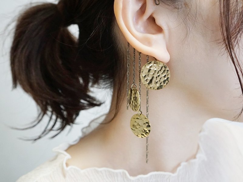 Ear hook　surface　brass accessory - 耳环/耳夹 - 铜/黄铜 金色