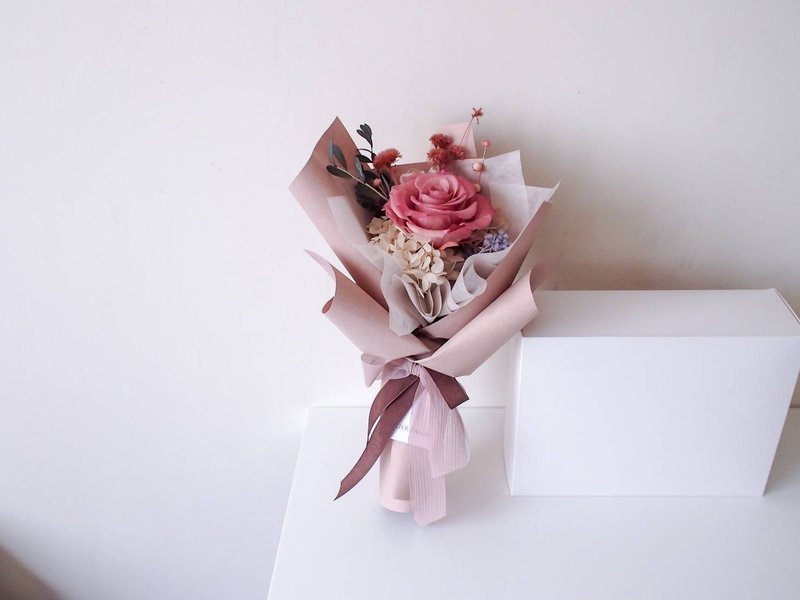 单朵不凋花大玫瑰 渐层粉 韩式花束 - 干燥花/捧花 - 植物．花 粉红色
