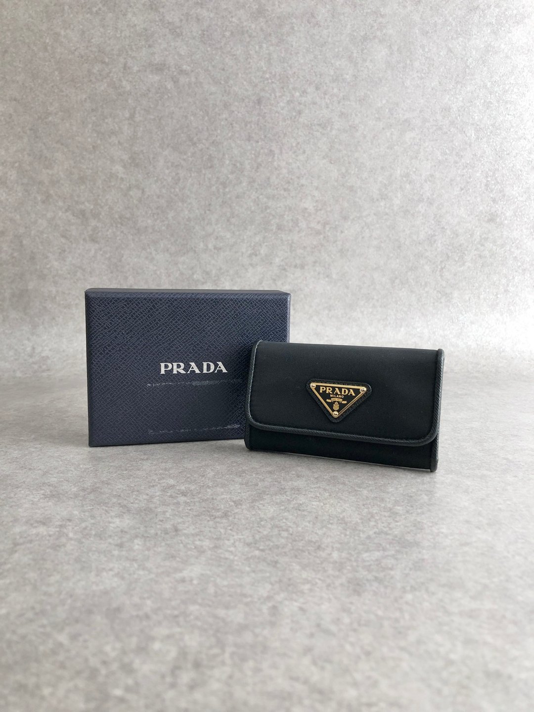 【日本直送 名牌 vintage 包】PRADA 普拉达 钥匙包 黑色 三角 Logo 皮革 6连 1PG222 vintage 状态 yngsxb - 钥匙链/钥匙包 - 真皮 黑色