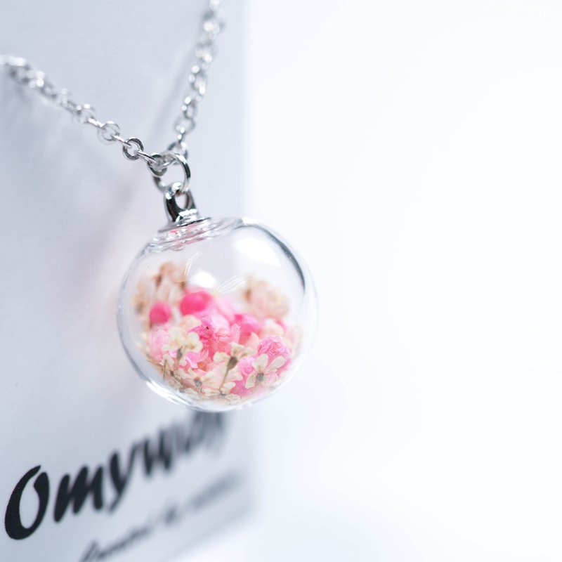 爱家作-OMYWAY萤光粉红满天星永生花玻璃球饰物颈链1.4cm - 颈链 - 玻璃 白色