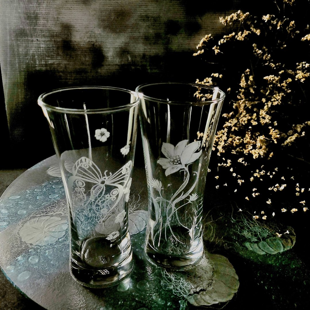 【定制化】鱼钵手雕蝶恋情侣对杯/Ocean 歪歪杯/趣味结婚情人节礼 - 酒杯/酒器 - 玻璃 透明