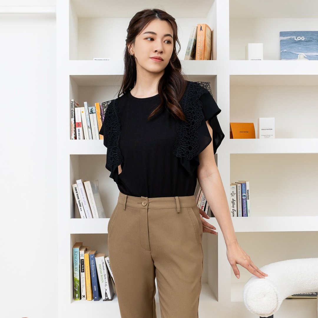 【MEDUSA】蕾丝肩饰素雅凉感嫘萦上衣(M-XL) | 女休闲上衣 短袖 - 女装上衣 - 其他人造纤维 黑色