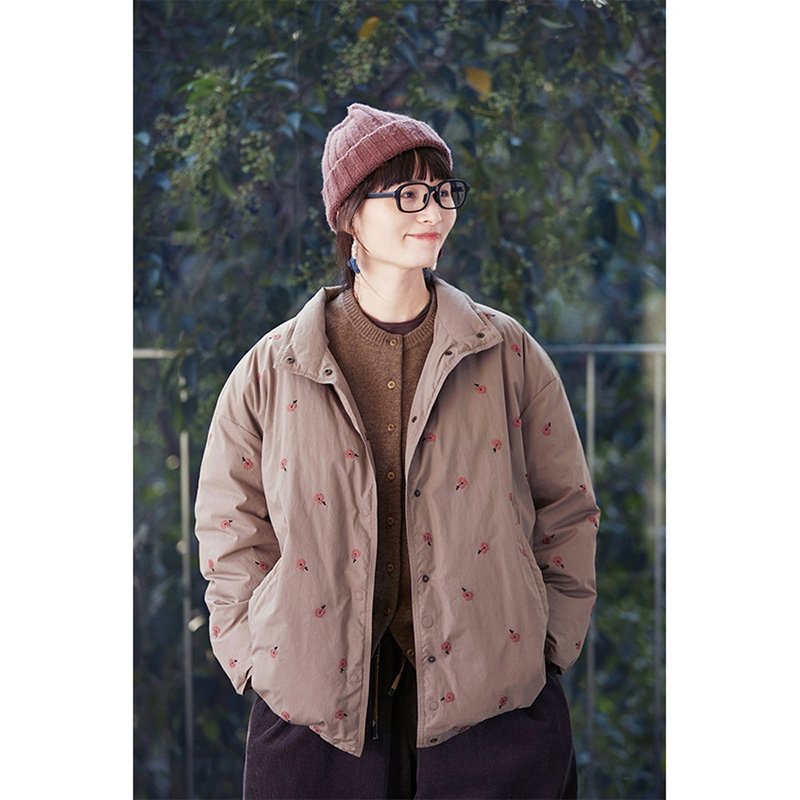 沉香色白鸭绒立领绣花羽绒服 - 女装上衣 - 棉．麻 